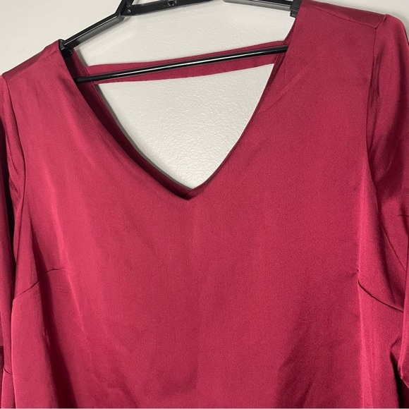 Roz & Ali Burgundy Bell Sleeve Blouse Top - Picture 2 of 7